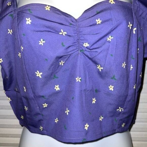 Daisy Street Sweetheart Neck Puff Sleeve Crop Blouse - Picture 3 of 6